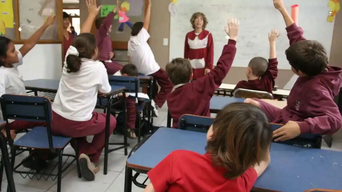 Autorizan suba del 30% para las cuotas de los colegios privados de toda la provincia de Buenos Aires