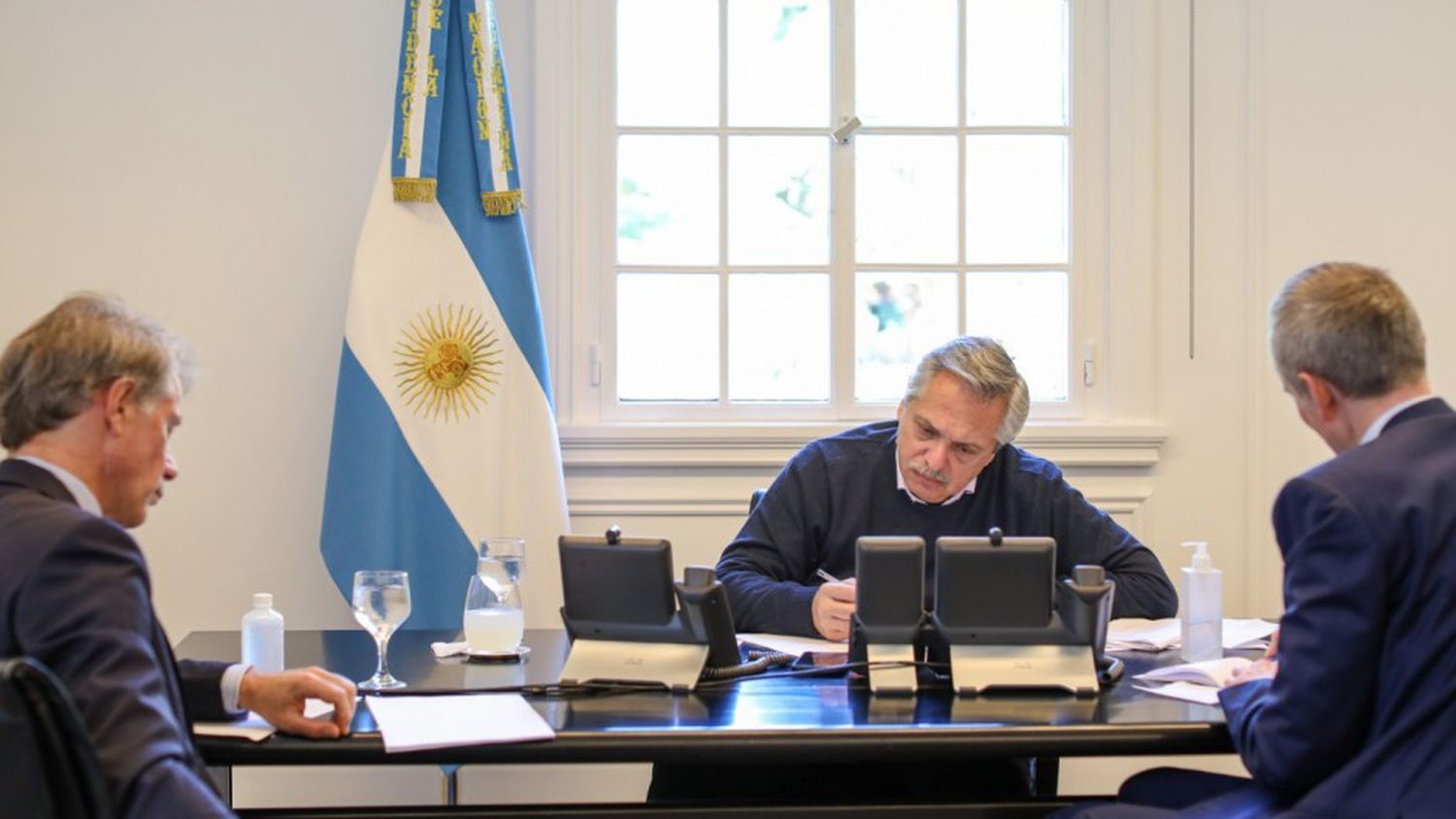 Prorrogan por un mes la prohibición de despedir durante la pandemia