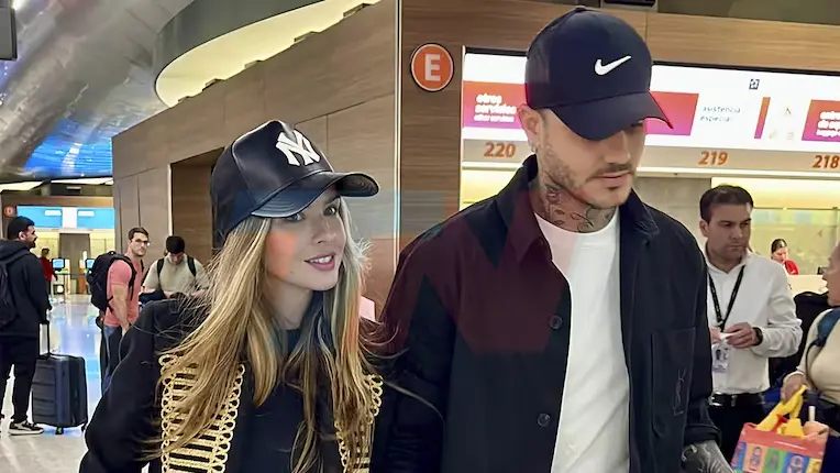 La China Suárez y Mauro Icardi, juntos en el aeropuerto.