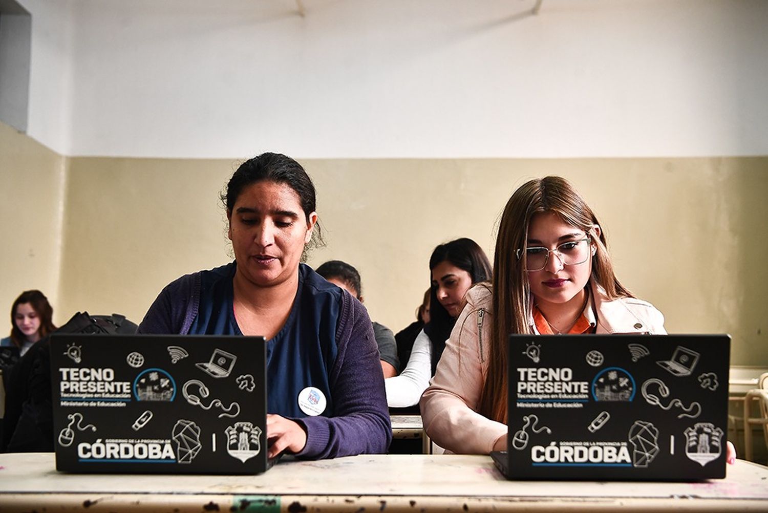 La iniciativa del Gobierno provincial busca facilitar el vínculo de los estudiantes de Institutos de Formación Docente con las nuevas tecnologías.