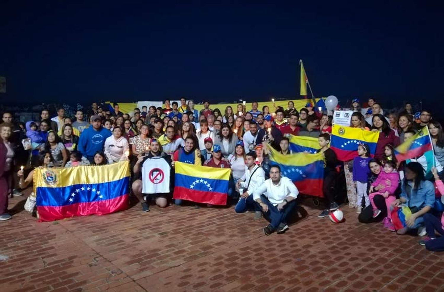 Venezolanos en Rosario realizan una colecta para enviar ayuda a su país: «Nos duele nuestra gente»