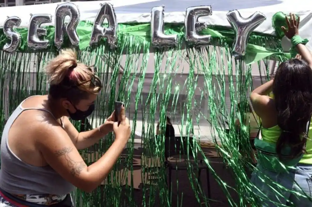 Un juez de Salta rechazó un pedido para suspender la ley del aborto