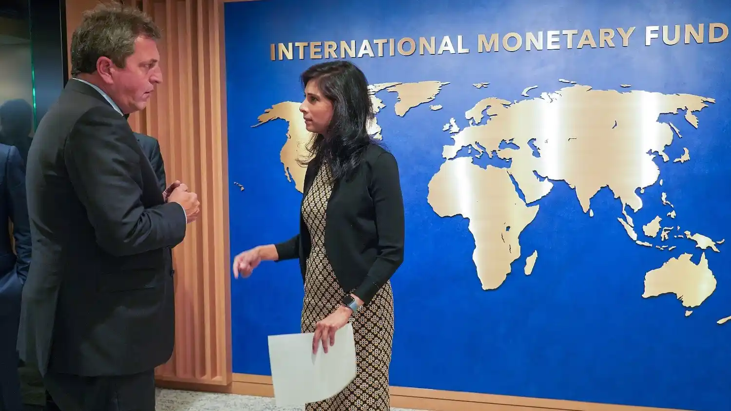 Las condiciones que puede exigir el FMI para adelantar fondos