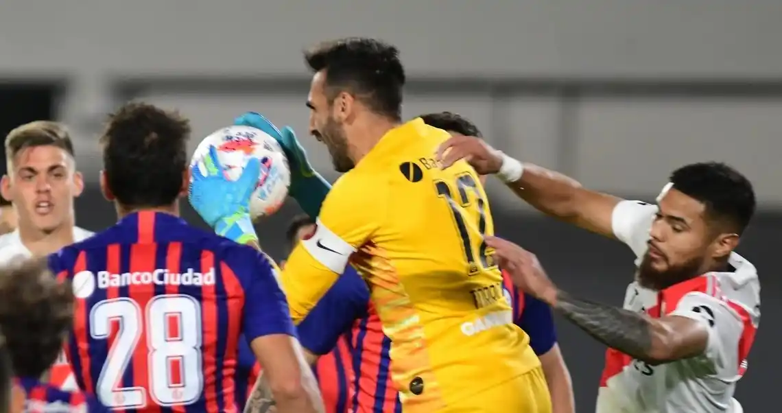 San Lorenzo fue pura eficacia y tuvo a Torrico para vencer a River