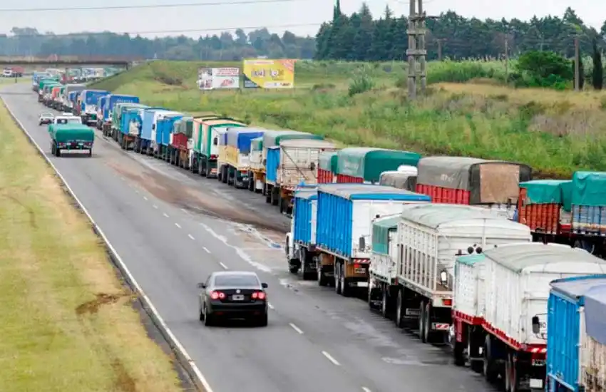 Restringen el paso de camiones a terminales portuarias por el paro general