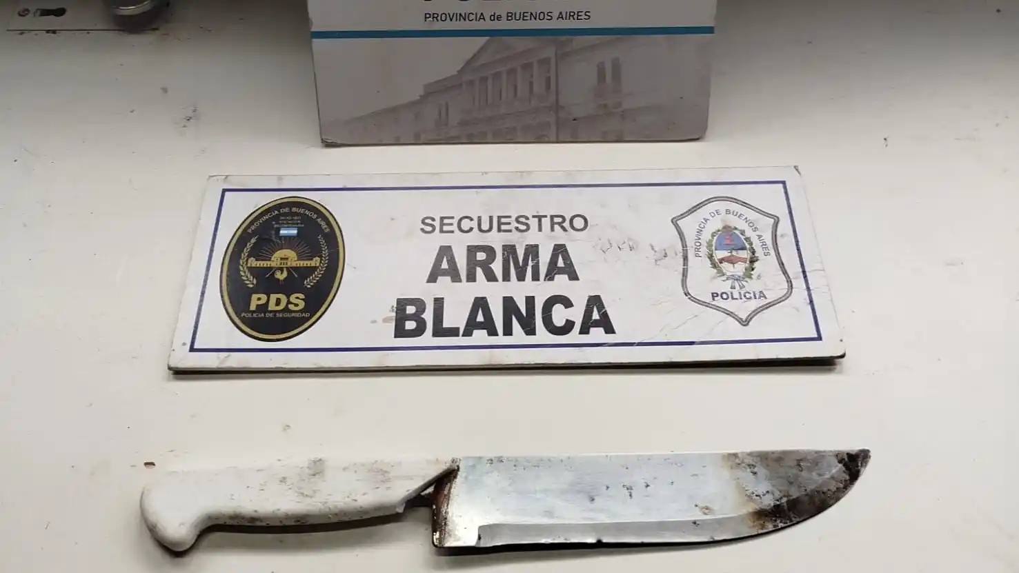 El sujeto amenazó con una cuchilla a su expareja: terminó detenido.