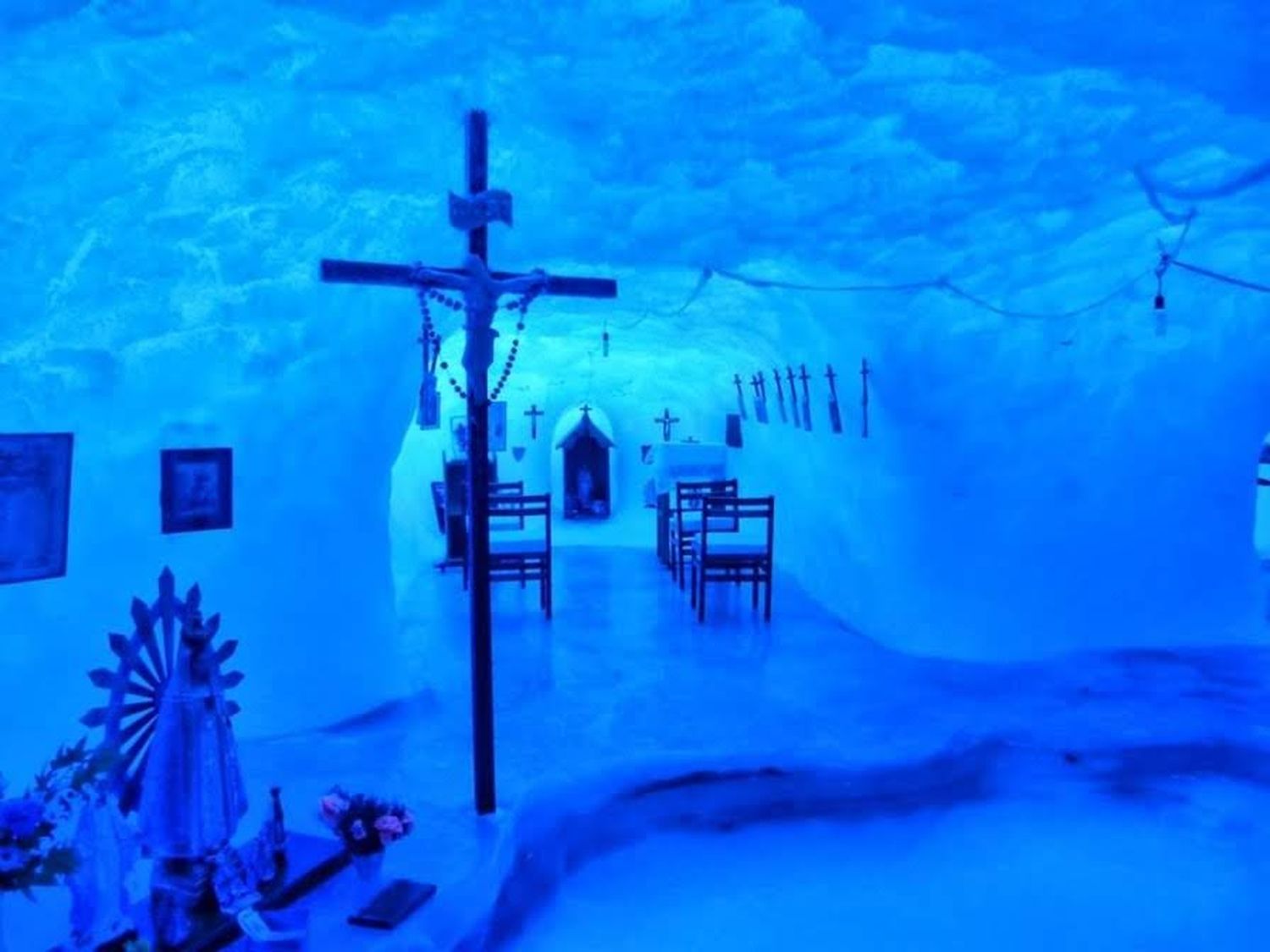 Dios en el fin del mundo: una capilla de hielo en la Antártida