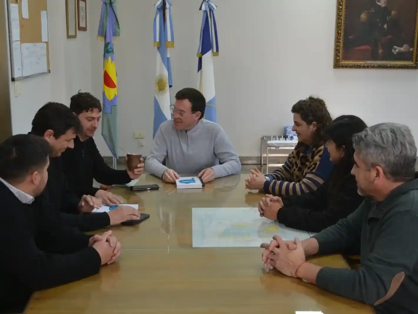 En el despacho municipal, el intendente recibió al titular del IPAC