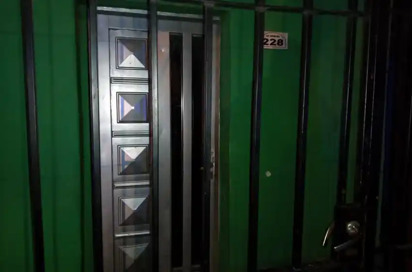 Violencia descontrolada: balearon una casa y un auto en zona sur