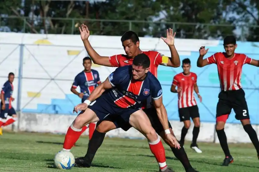 1.º de Mayo venció a Ocho, y está un paso adelante