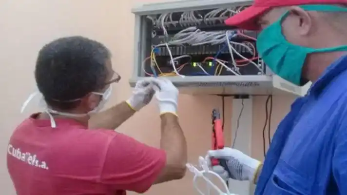 Régimen paga a Cuba US$ 5.000 millones para intervenir red de telecomunicaciones en el país
