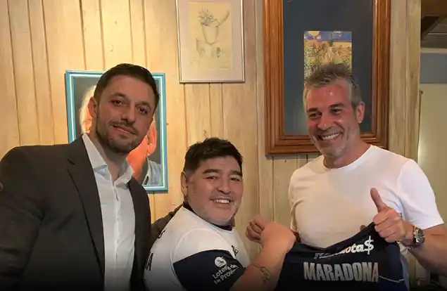 Maradona ya es el DT de Gimnasia y Esgrima de La Plata