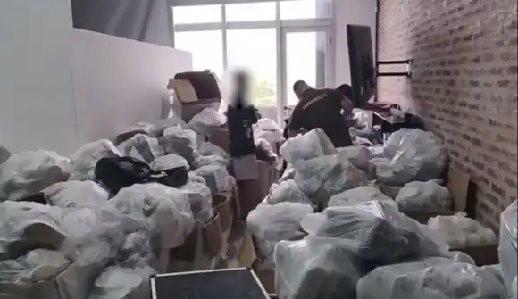 Tras la detención de un ex policía vinculado a Los Monos, secuestraron impresoras de entradas para Boca y River