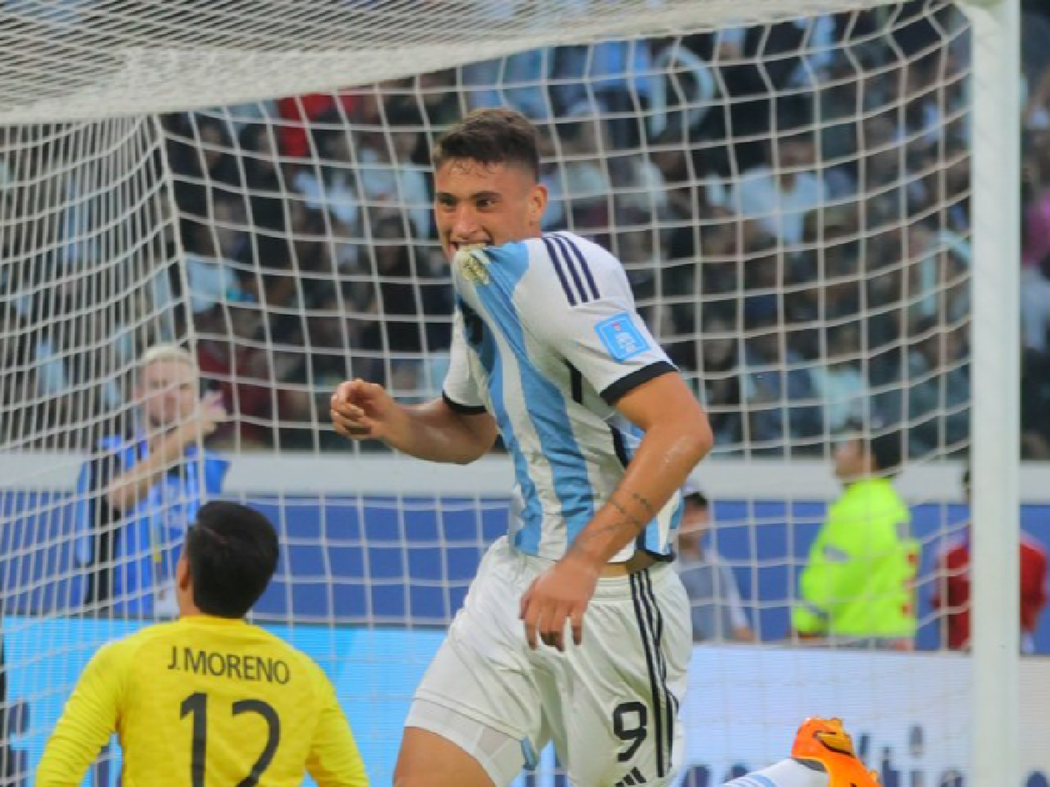 Argentina goleó a Guatemala y selló el pase a octavos de final