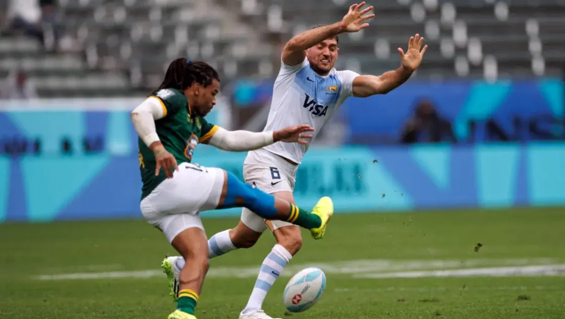 Los Pumas 7s pasaron a Sudáfrica y se metieron en cuartos de final en Los Ángeles