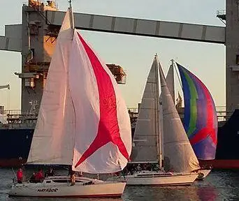 Participan de regata oceánica