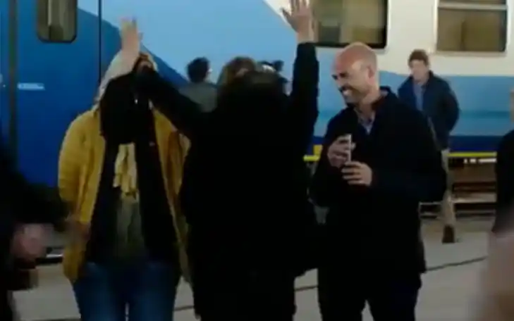 Falla de seguridad en acto de Vidal con un hombre que eludió la custodia