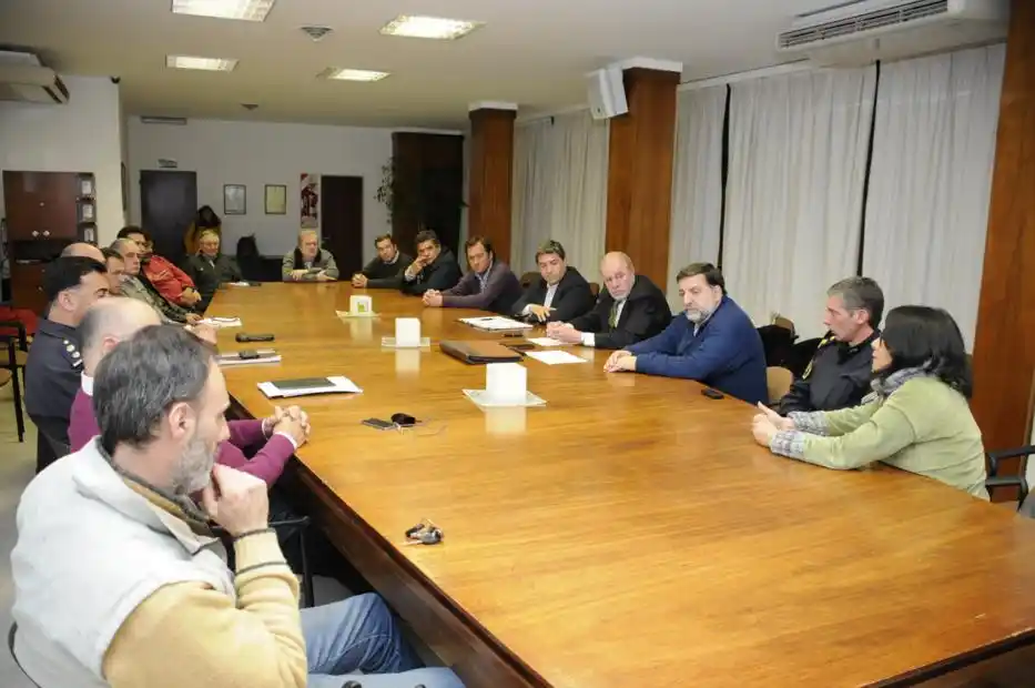 Sesión con la agenda de los menores,  los asaltos violentos y la droga