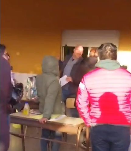 Berisso: una persona se quedó encerrada cuando fue a votar