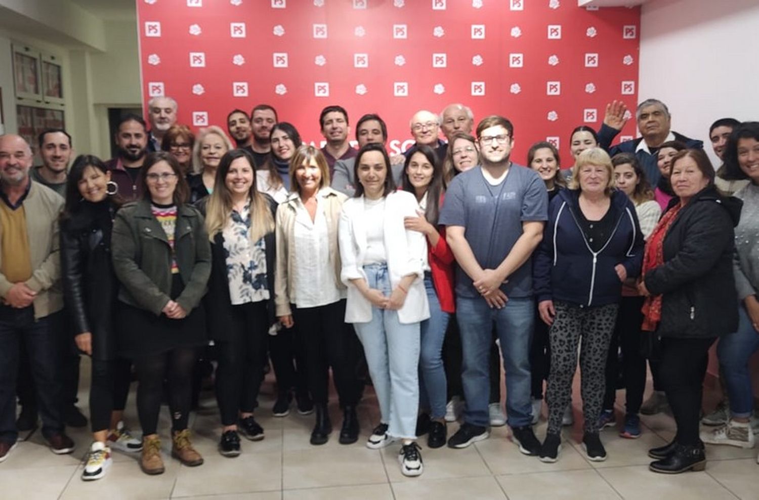 Dirigentes socialistas pidieron votar por el intendente Montenegro