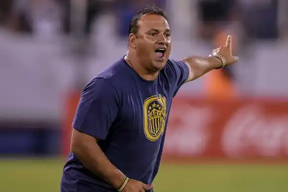 Leo Fernández, sobre el posible regreso de Marco Ruben a Central: "Físicamente está intacto"