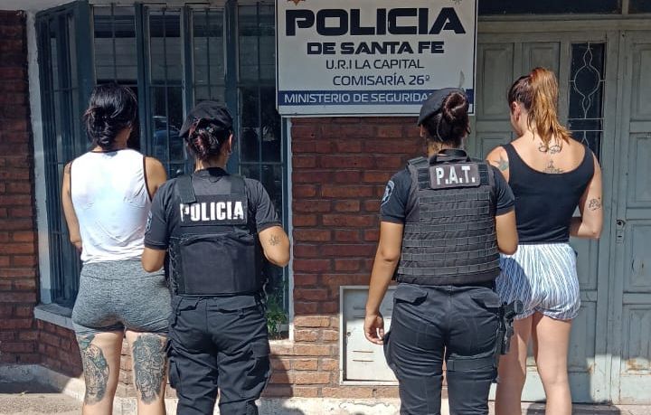 Ambas terminaron detenidas.