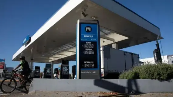 Actualización del impuesto a los combustibles. - Xinhua -