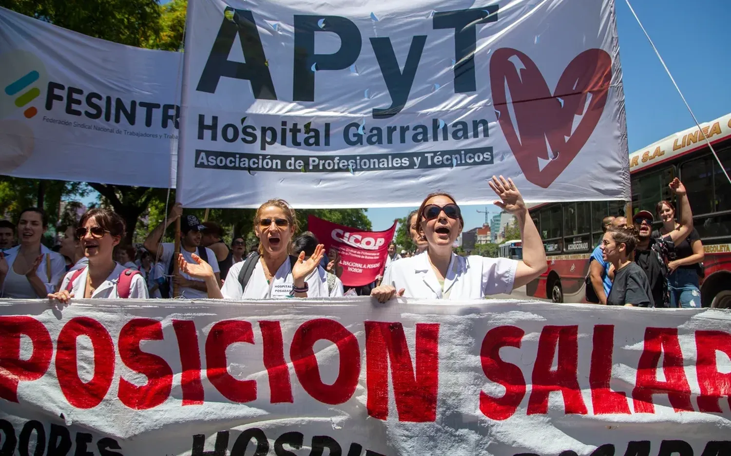 Trabajadores del Hospital Garrahan realizarán una Marcha Blanca por recomposición salaria.