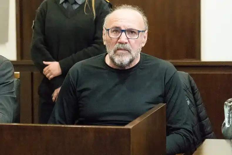 Cacho Garay recuperó la libertad, pero sigue acusado de abuso sexual y violencia de género.