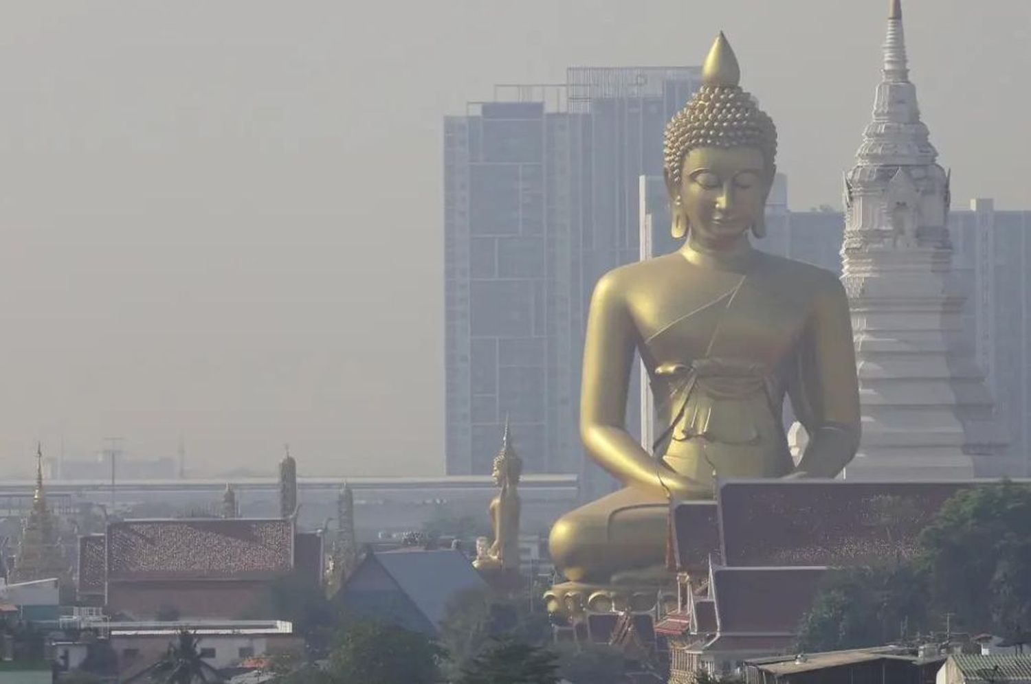 Por contaminación del aire, unas 200.000 personas fueron hospitalizadas en Tailandia