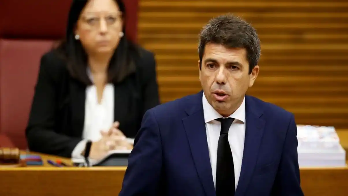 Presidente de la Comunidad Valenciana pidió «disculpas» por la gestión de las inundaciones