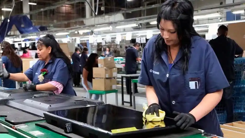 La participación de las mujeres en el mercado de trabajo mejoró en 2021