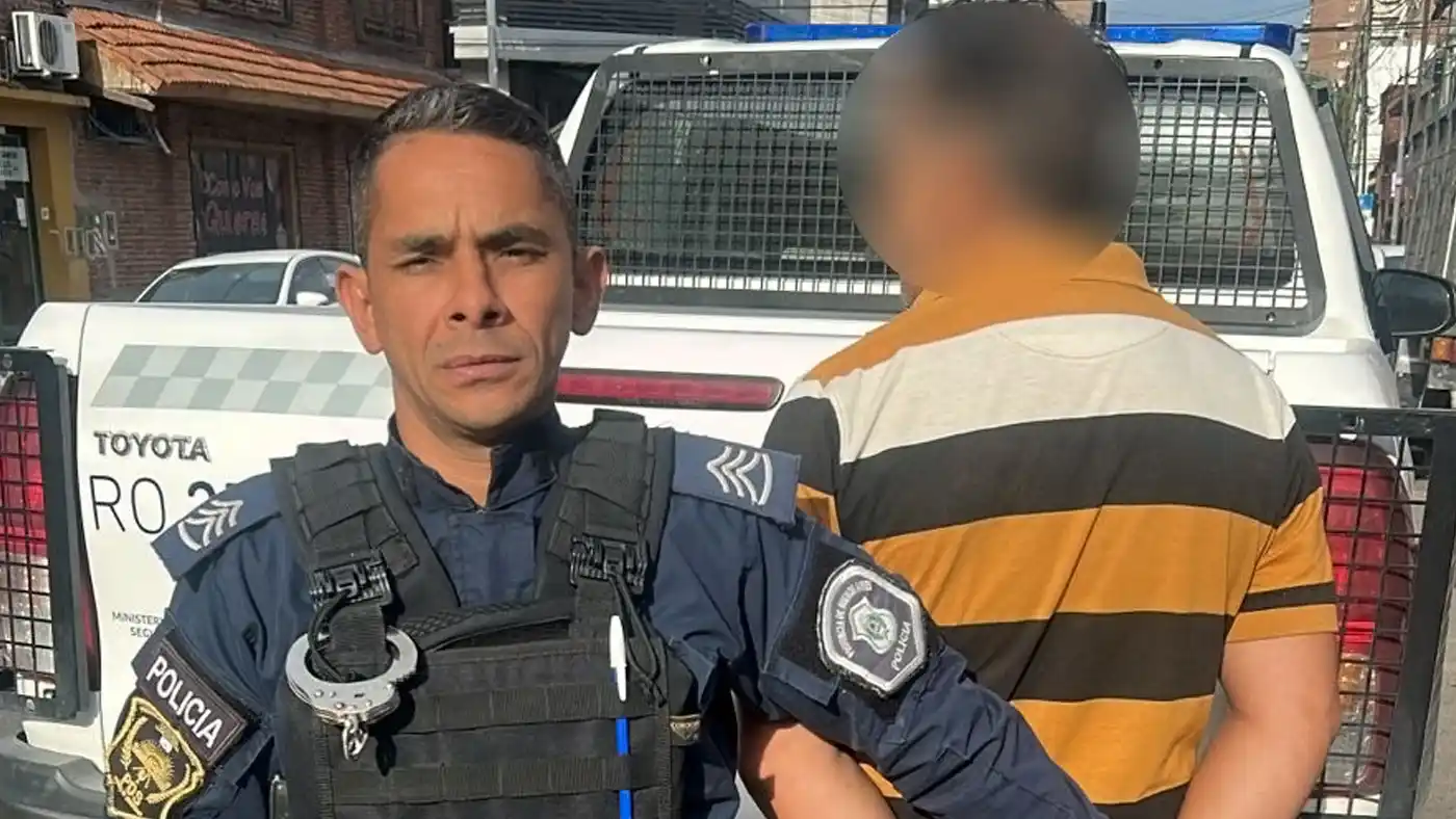 La menor aseguró a los policías que el hombre no la dejaba salir de la casa.