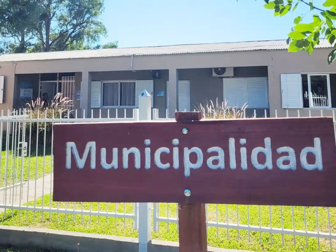 Puerto Yeruá: el intendente Daniel Benítez encabezó una reunión con concejales para aclarar el tema del agente Luna