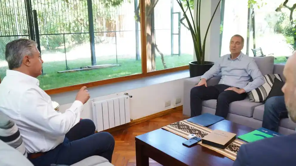 Santilli viajó el fin de semana a Neuquén para reunirse con el gobernador Rolo Figueroa