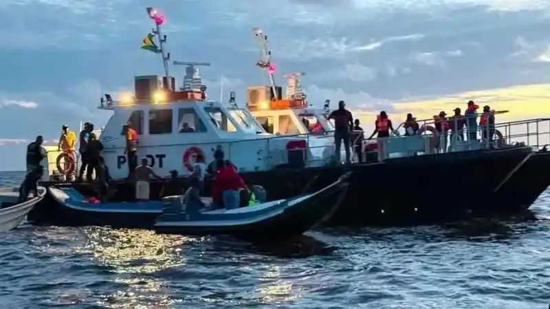 Al menos 27 muertos y 83 desaparecidos tras el naufragio de un ferry en Guyana