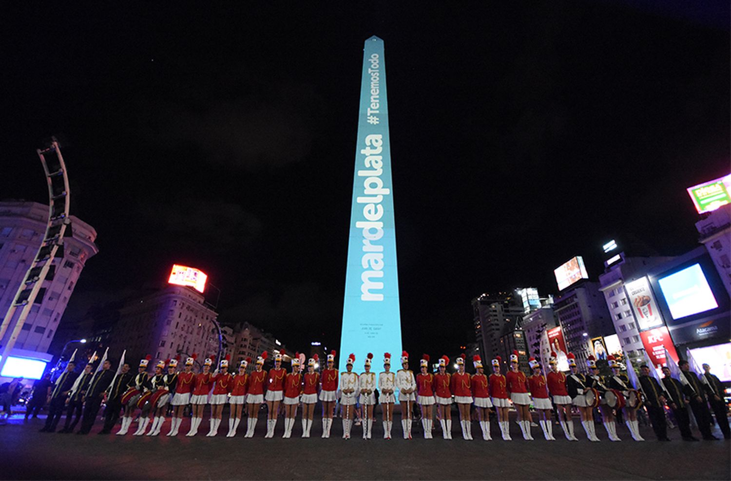 Mar del Plata presentó su oferta turística con un mapping sobre el Obelisco