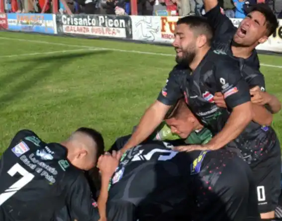 Mataderos es el otro finalista del torneo