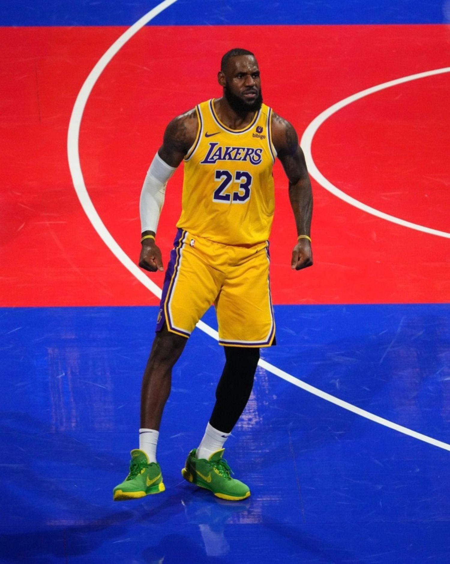 Así fue el festejo de LeBron James en el vestuario de los Lakers