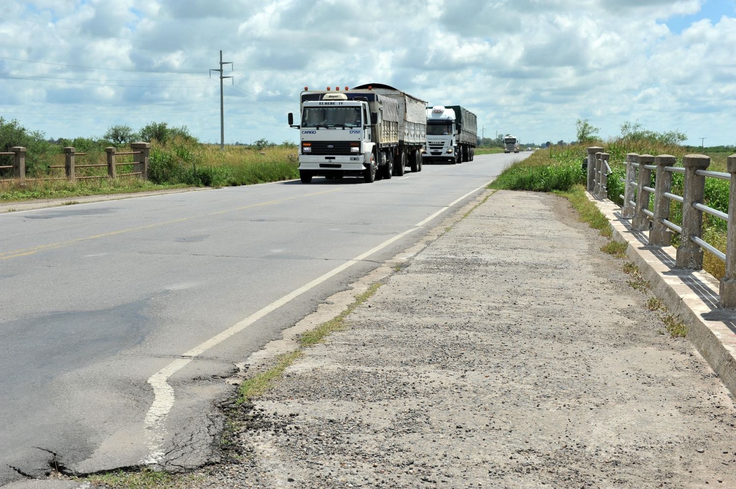 Una ruta abandonada y una solución que no llega.
