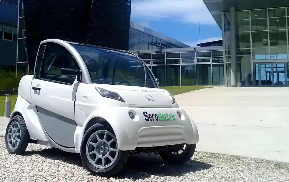 Ya se vende el primer auto argentino eléctrico hecho en Morón