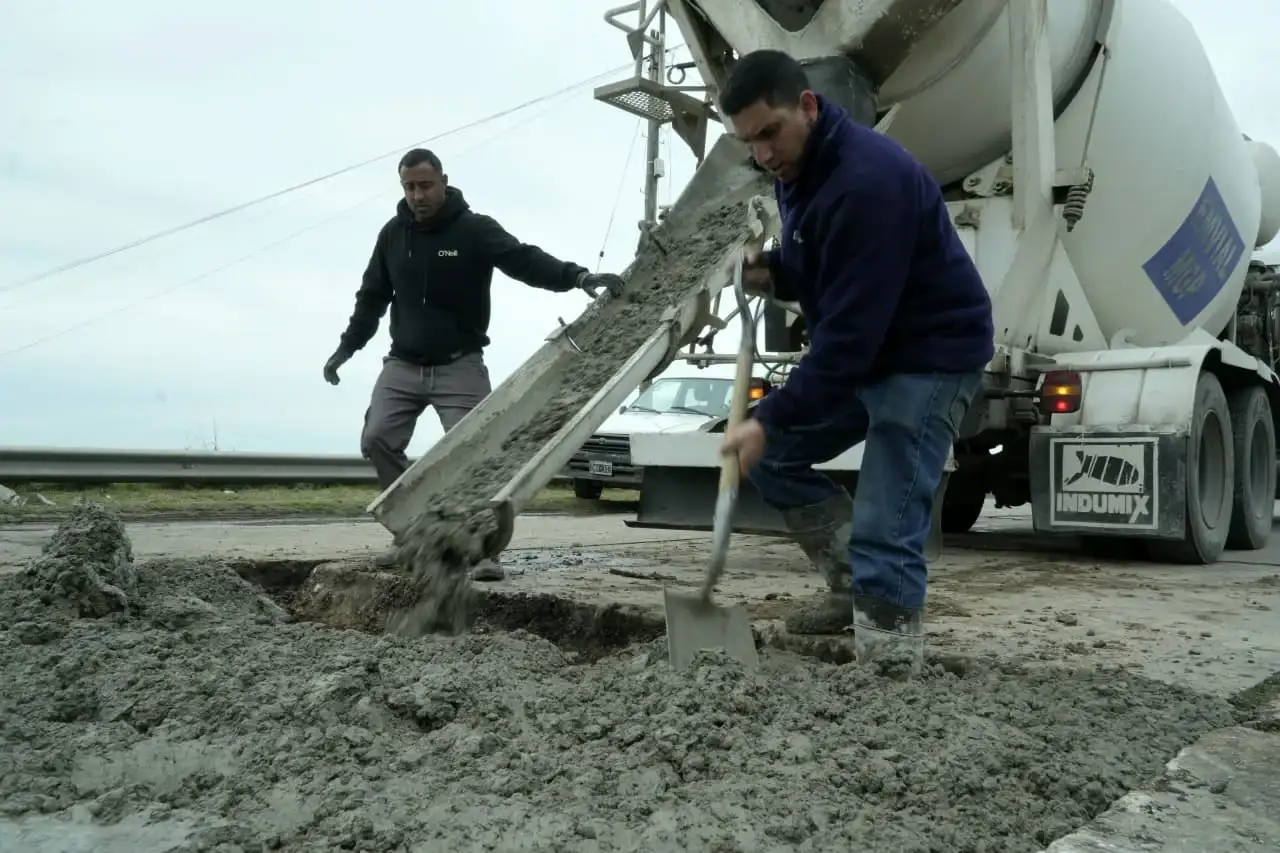 Habrá cortes de tránsito: avanzan con un plan de bacheo que renovará 12 mil metros cuadrados de calles