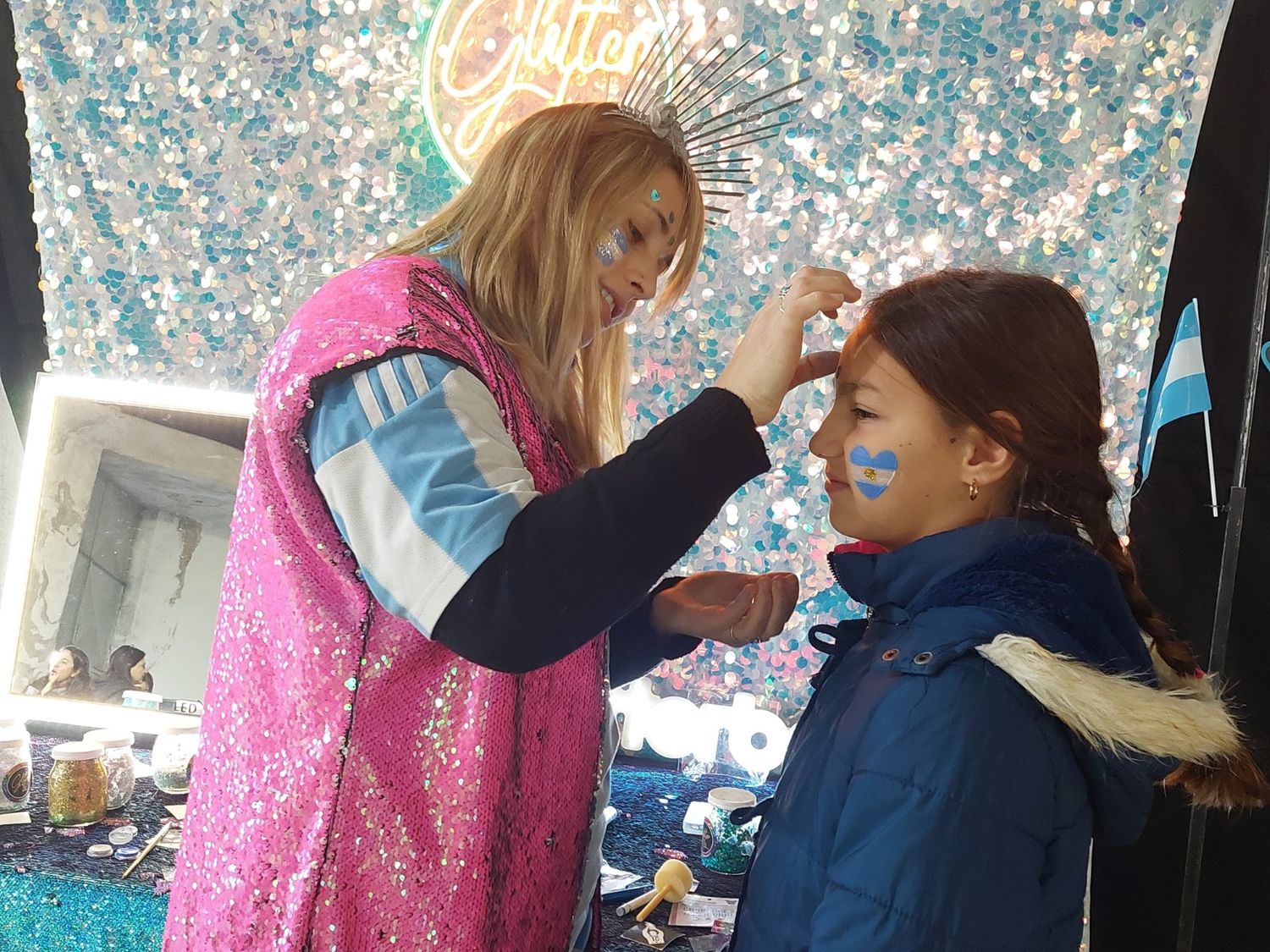 Los más chicos pudieron pintar sus rostros con los colores de la bandera Argentina.