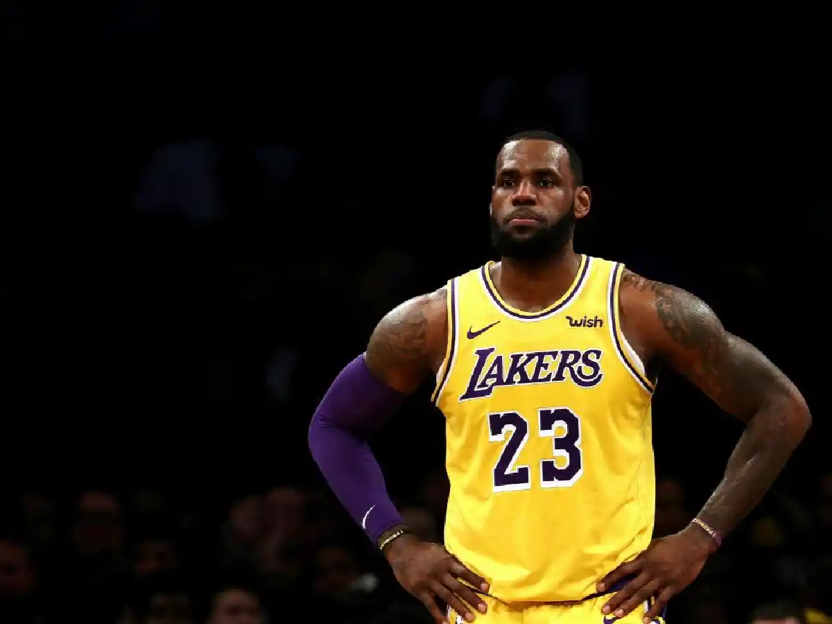 LeBron James cree que la temporada de la NBA "podría no terminar"