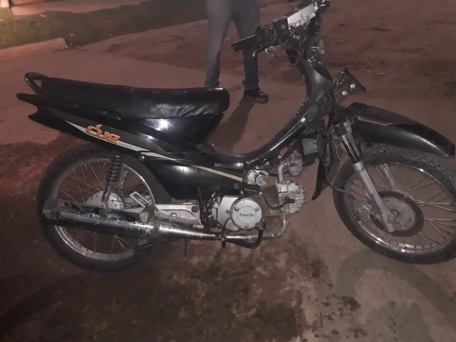 Tras una persecución por las calles de la ciudad, la policía logró recuperar una moto robada