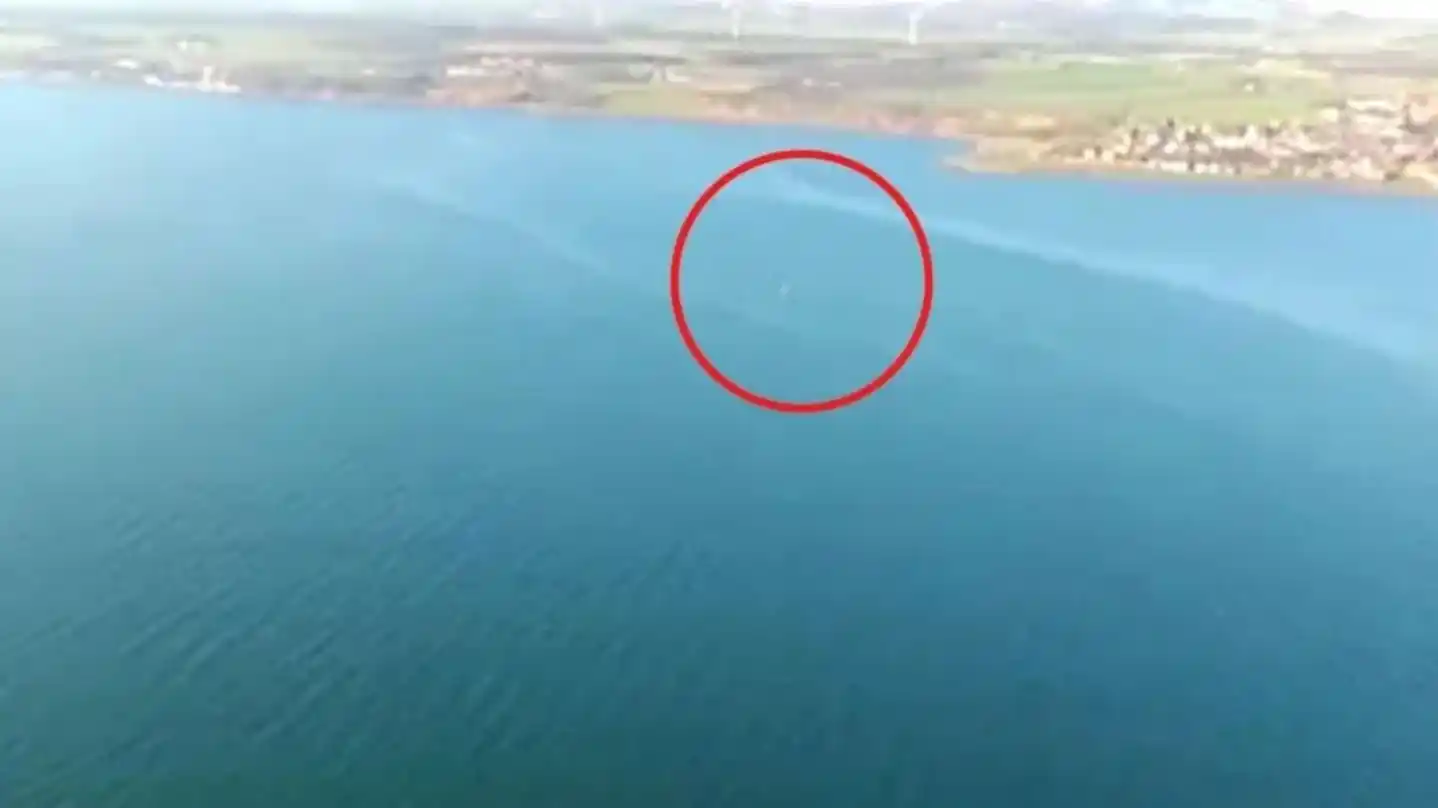 Filmaron a un OVNI que volaba por la costa y el video preocupó seriamente a los investigadores