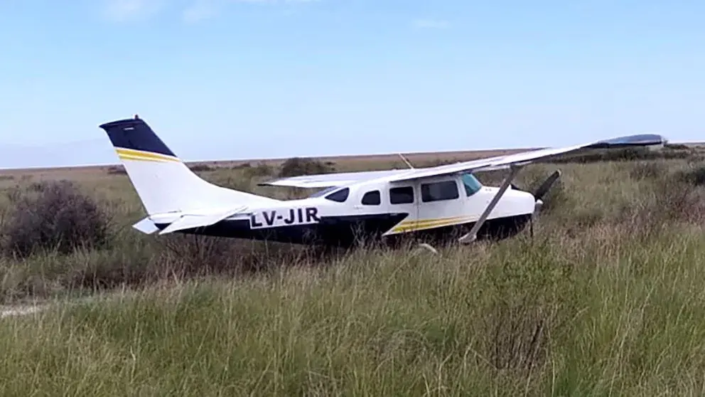 Misterio en Santiago del Estero: hallaron una avioneta abandonada y buscan determinar qué ocurrió con sus ocupantes