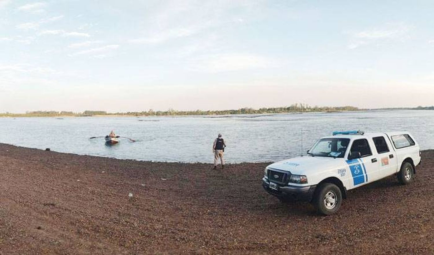 Llegan buzos de la Prefectura Naval de Buenos Aires  para buscar a Rafael