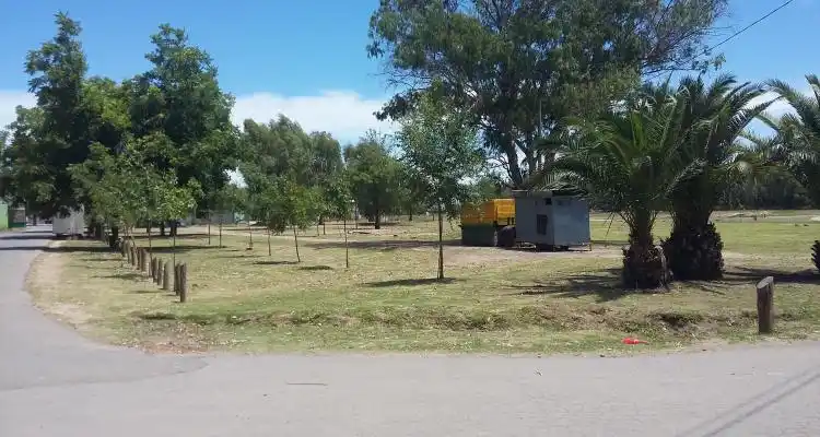 Dispondrán espacios definidos para los puestos de venta en el Balneario