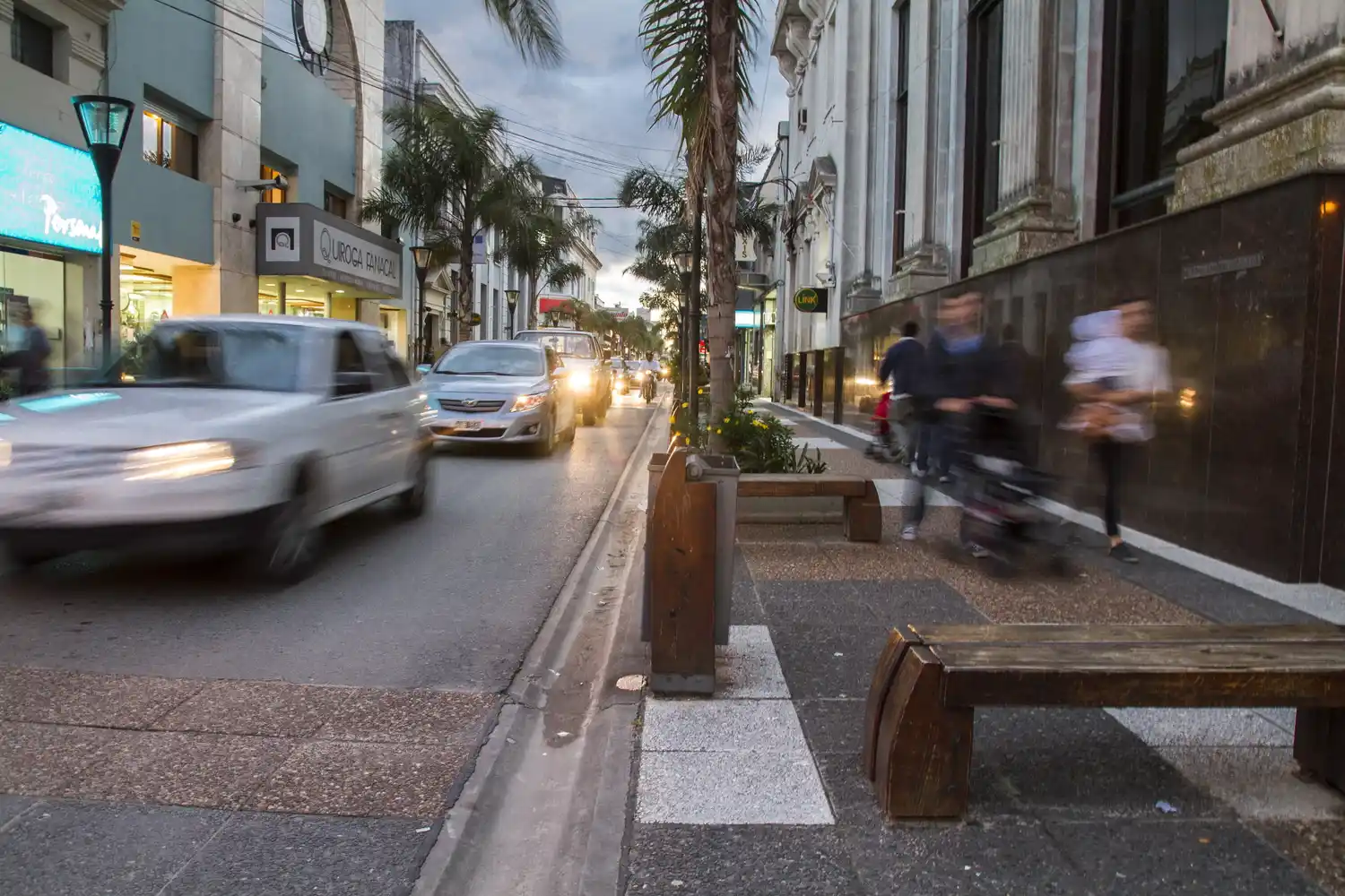 La peatonal genera opiniones encontradas entre vecinos y comerciantes
